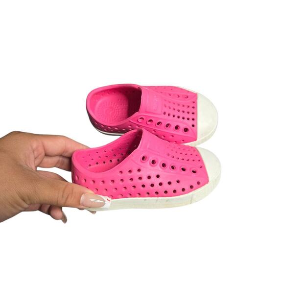 Native Pink Jefferson Slip-On Shoes Size: 5 - Picture 3 of 3